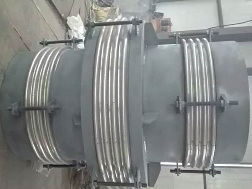 非金属膨胀节蒙皮的不同特性